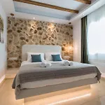 Naxos Grand Стелида