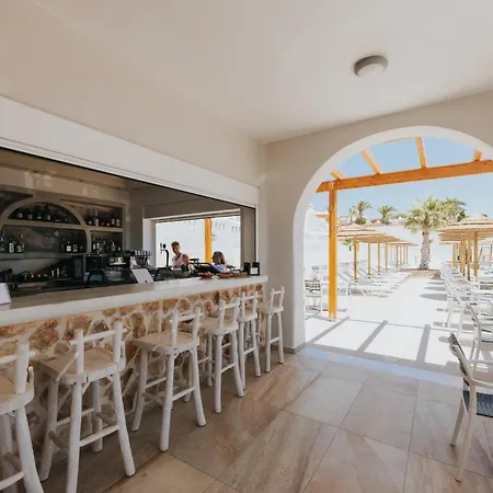 מלון Naxos Grand
