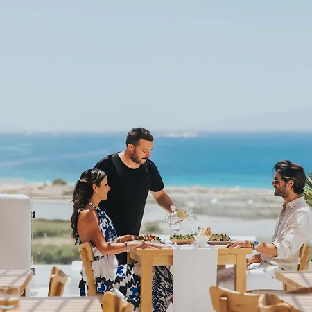 מלון Naxos Grand 4*